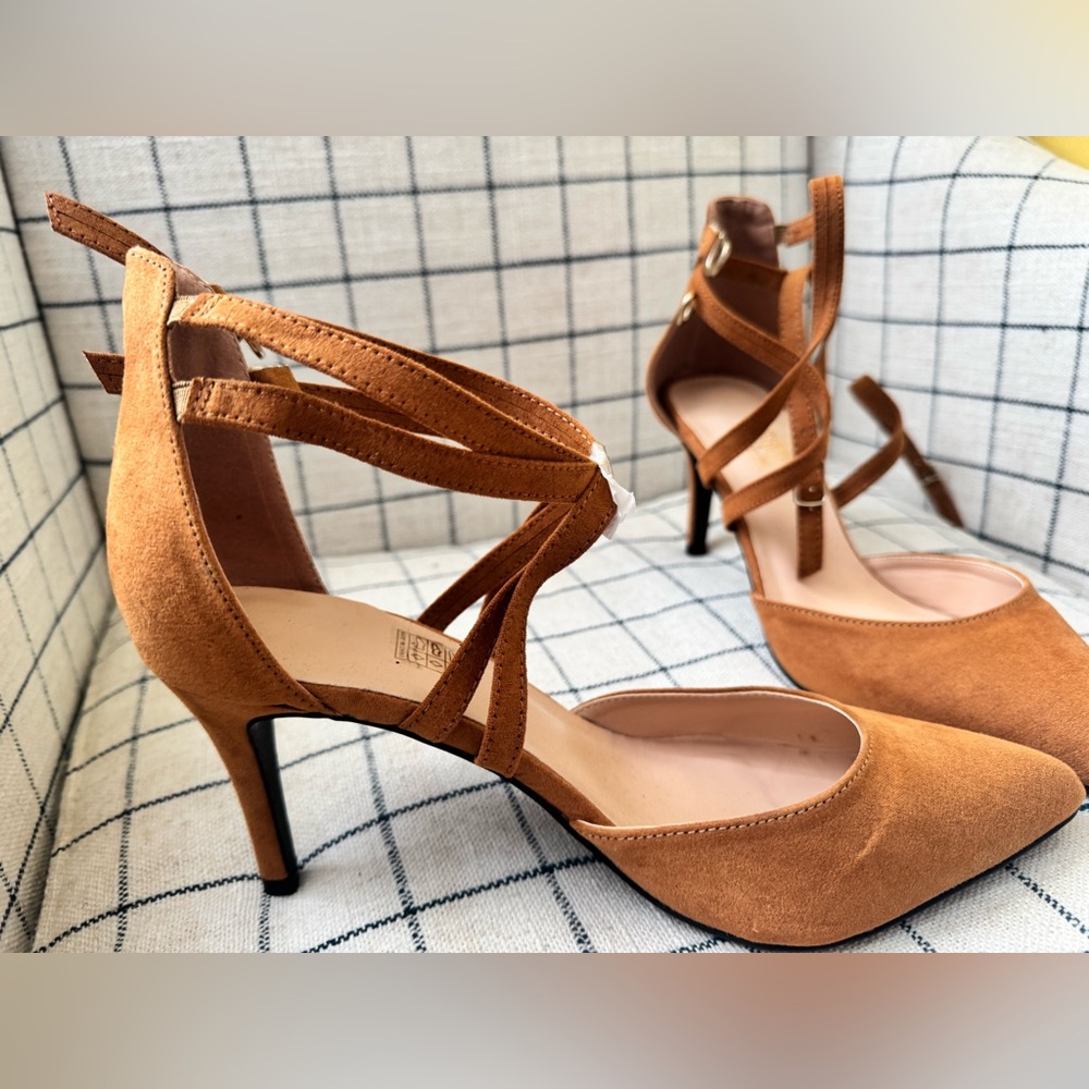 Tan Suede Pointed Toe Heels Ankle Strap Pumps Criss Cross - Picture 3 of 8